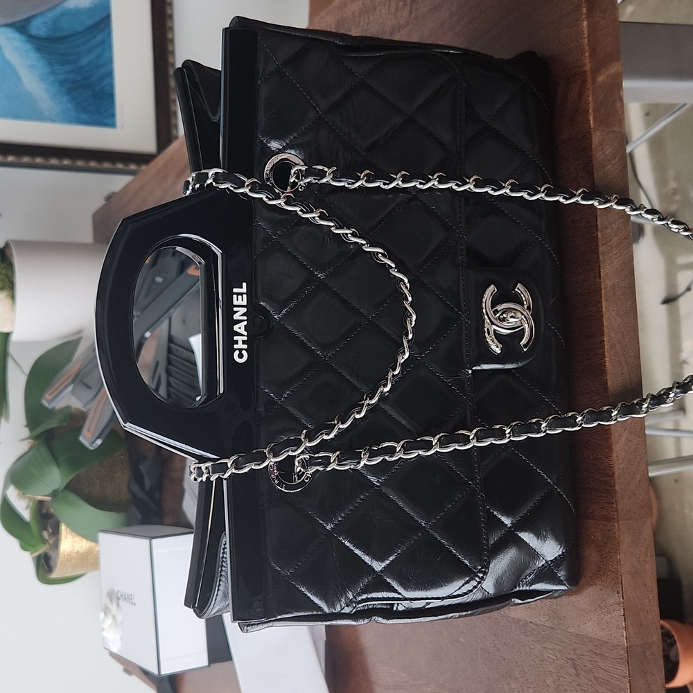 VINTAGE CHANEL DELIVERY GLAZED CALFSKIN